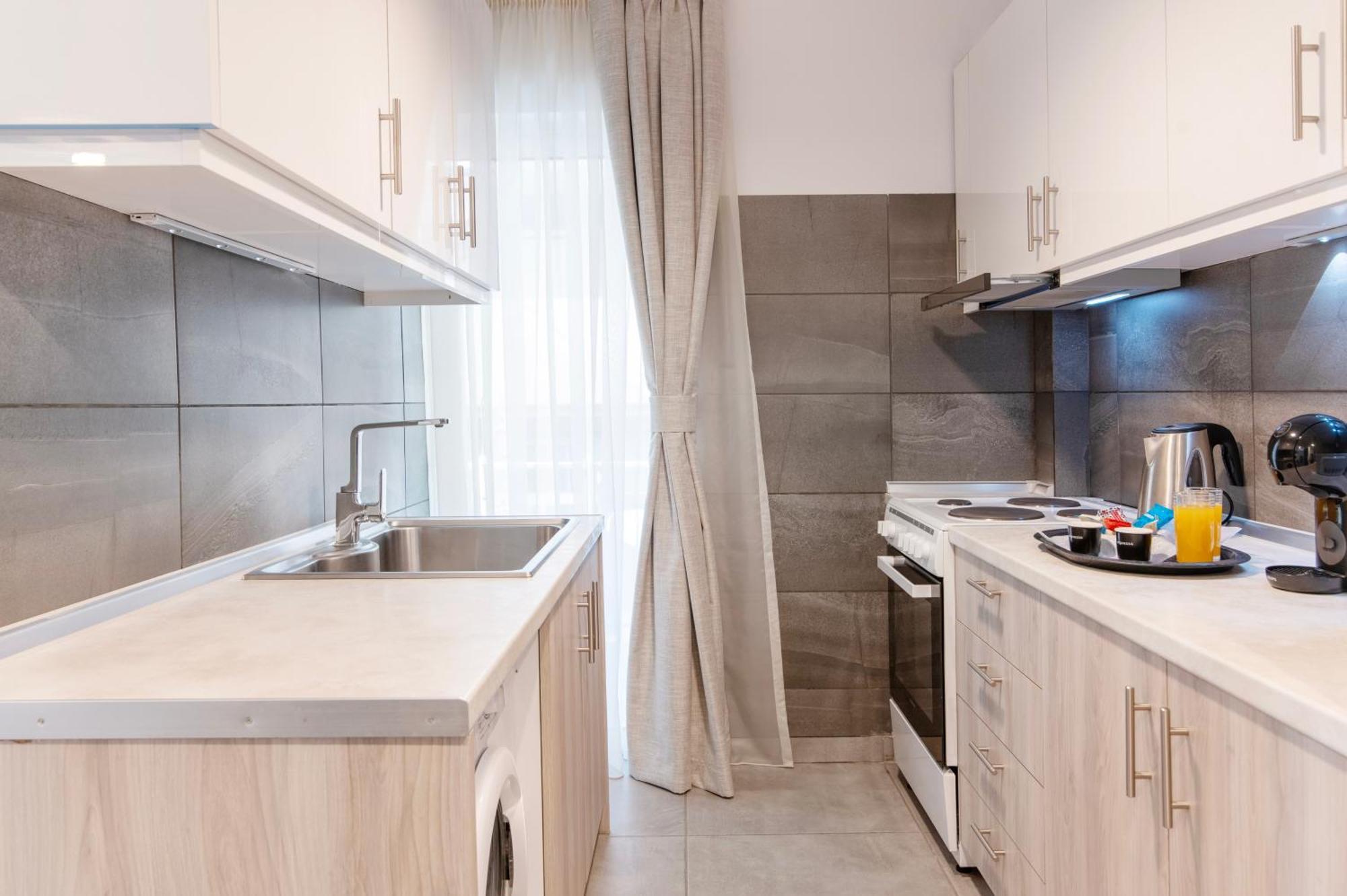 Michael'S Seaside Homely Apartment In Varkiza Exterior photo
